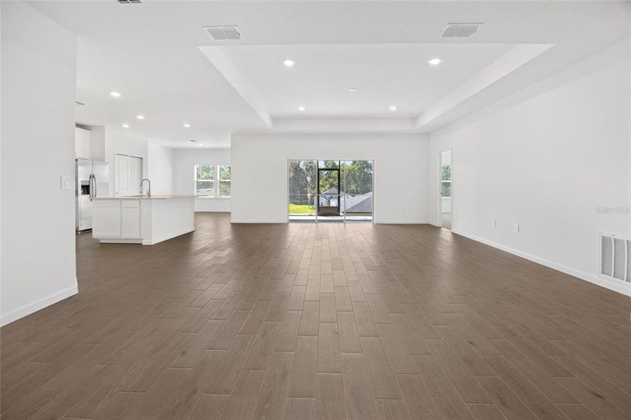Spacious, unfurnished interior of a new home in , Dunnellon (Image 24).
