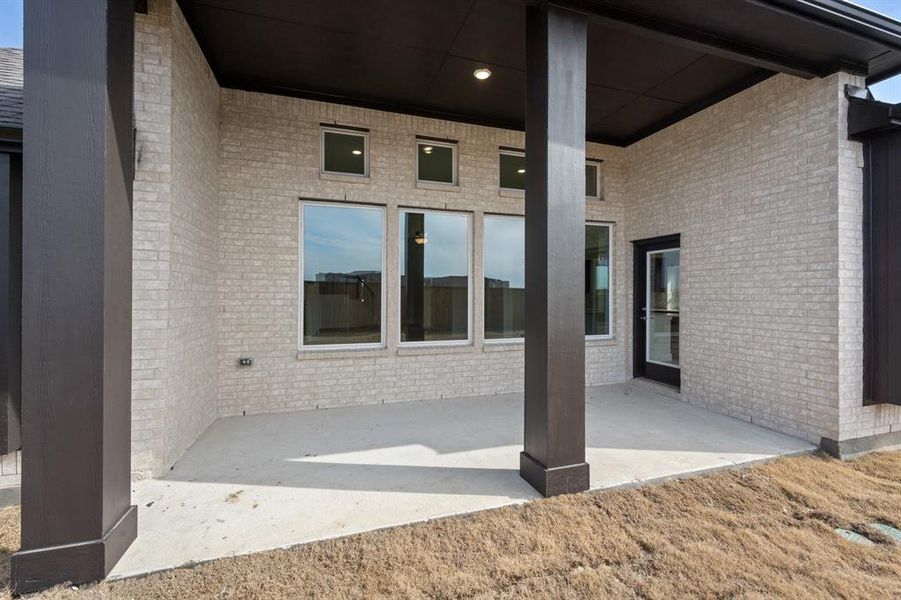 1013 Butterfly- Back-3