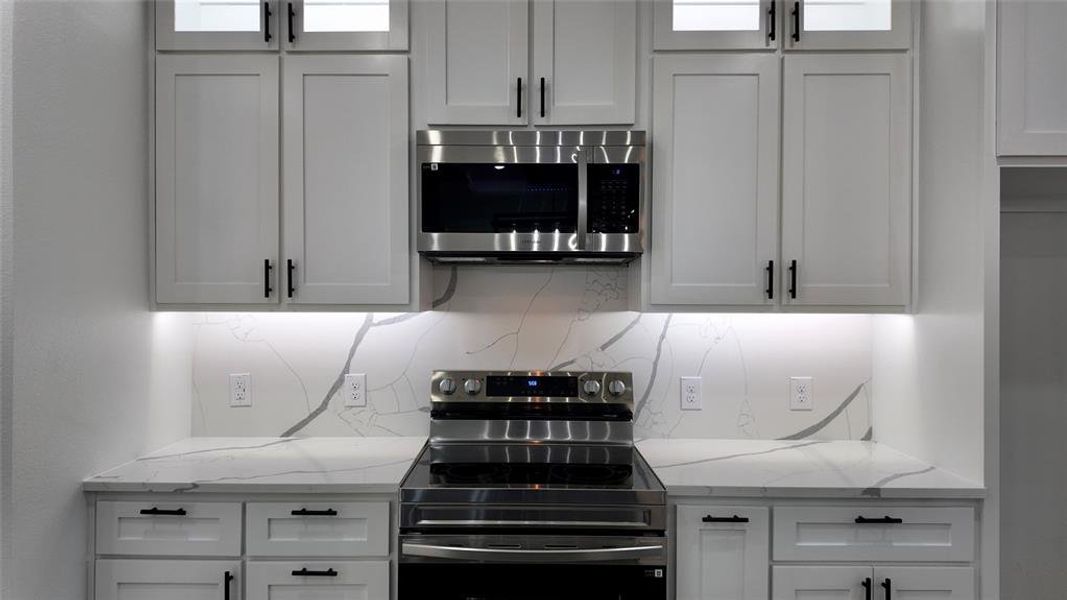 Furnished interior view inside a new home in , Red Oak (Image 6).