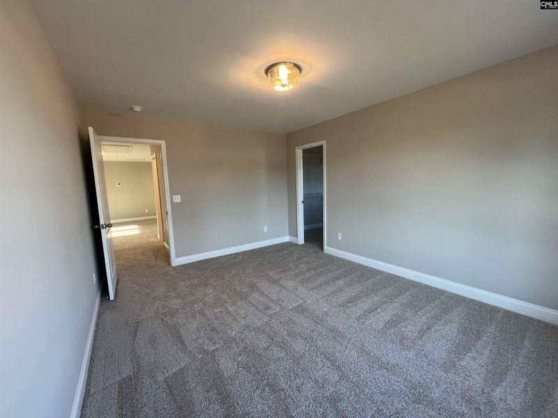 Spacious, unfurnished interior of a new home in The Cove, Sumter (Image 15).