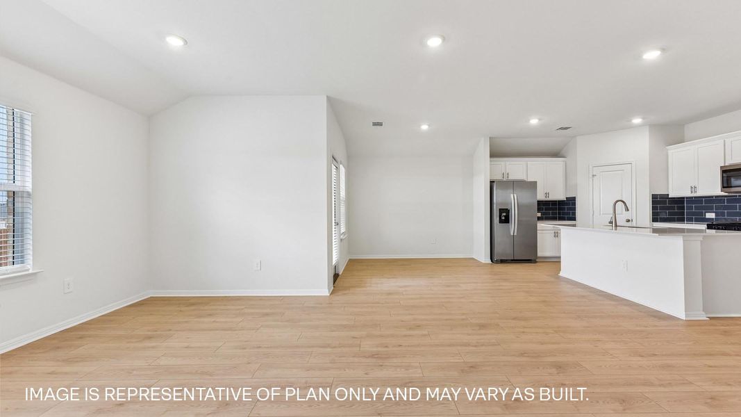 Spacious, unfurnished interior of a new home in Bar W Ranch, Leander (Image 16). Spacious, unfurnished interior of a new home in Bar W Ranch, Leander (Image 16).