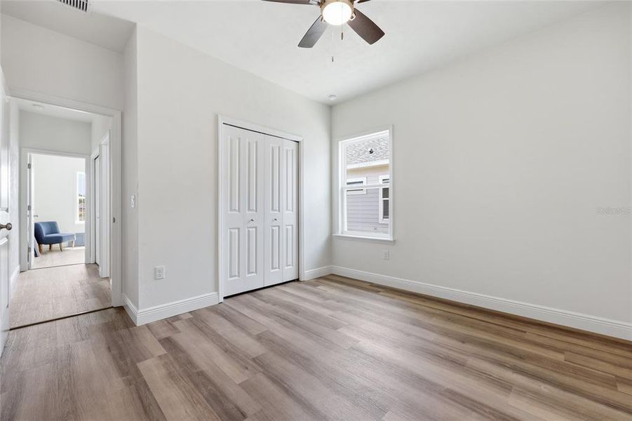 Spacious, unfurnished interior of a new home in Grand Oaks, Gainesville (Image 27).