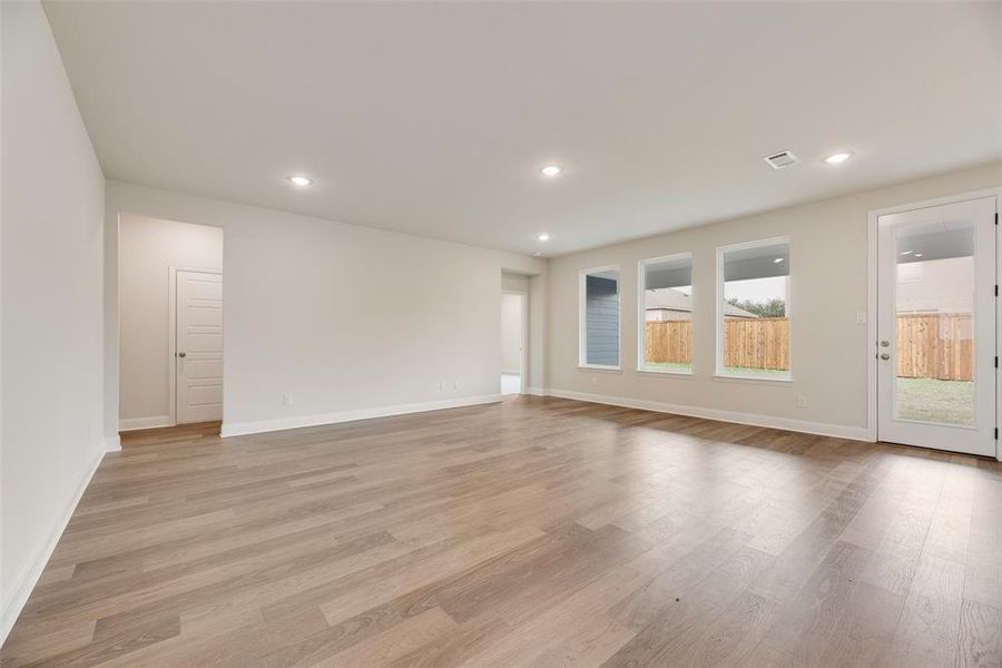 Spacious, unfurnished interior of a new home in Creekside of Crowley, Crowley (Image 16).