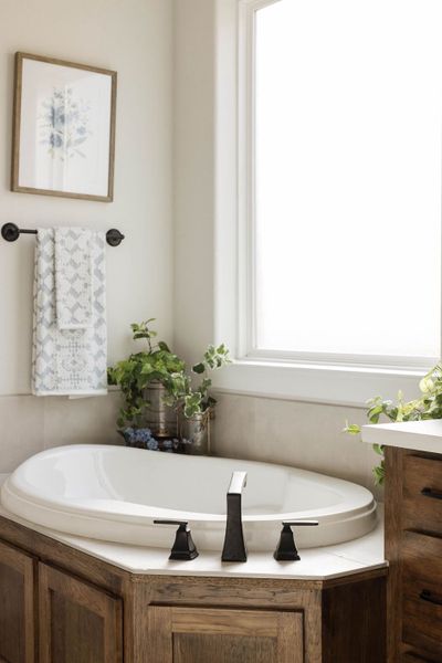 Representative interior finishes for a home built from the The Lydia by Reece Homes in Harvest Meadows, Bryan (Image 57).