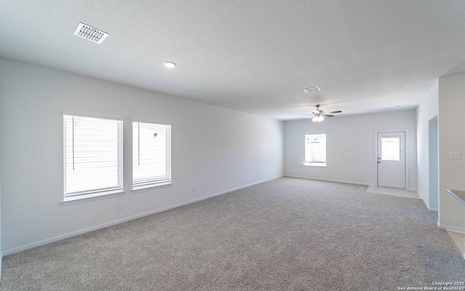 Spacious, unfurnished interior of a new home in Red Hawk Landing, San Antonio (Image 10).