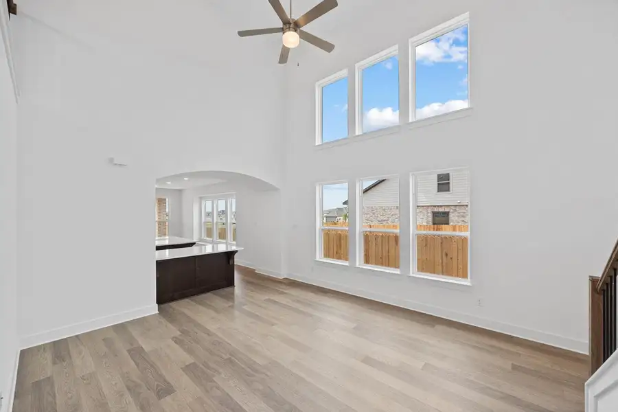 Spacious, unfurnished interior of a new home in Santa Rita Ranch, Liberty Hill (Image 18).