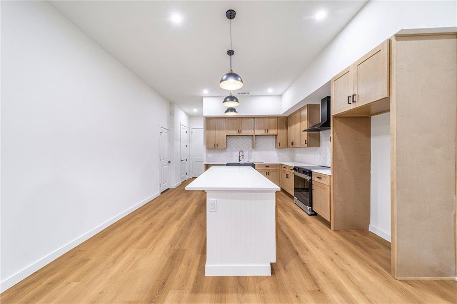 Furnished interior view inside a new home in , Dallas (Image 6).