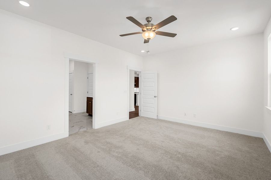 Representative unfurnished interior of a home built from the The Cottonwood E by Davidson Homes LLC in Woods Crossing, Gallatin (Image 26).