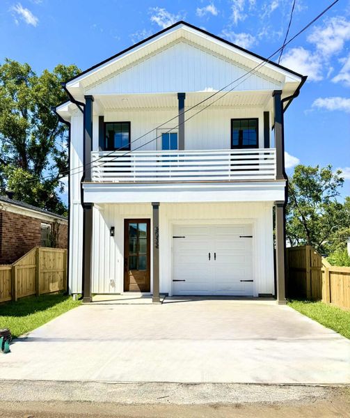 Exterior details and patio area of a home in , North Charleston (Image 22).