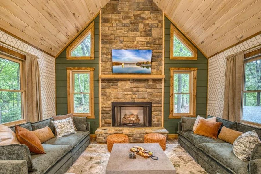 Image 78 of a home in .