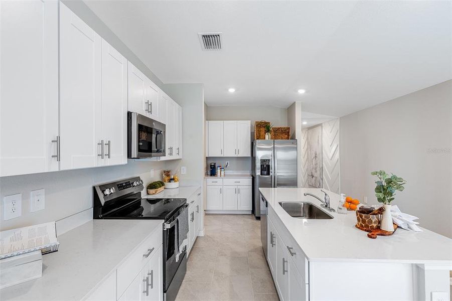 Furnished interior view inside a new home in Lennar at Turnleaf, Punta Gorda (Image 12).