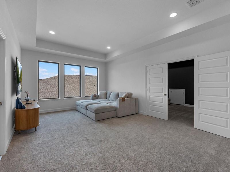 Furnished interior view inside a new home in Valencia, Manvel (Image 13).