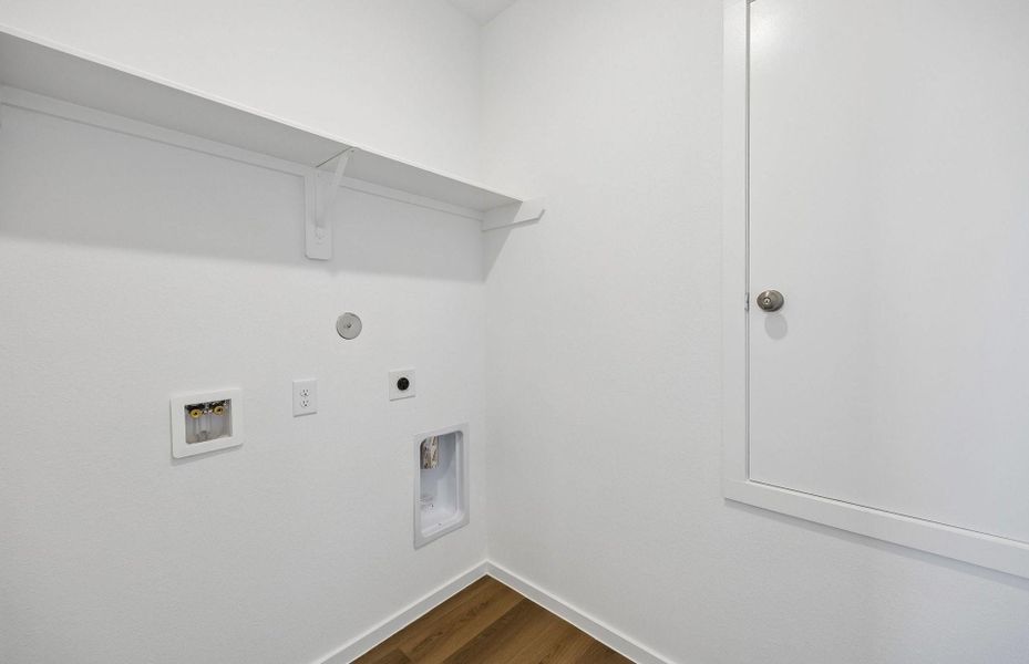 Spacious, unfurnished interior of a new home in Stokesbury, Waller (Image 17).