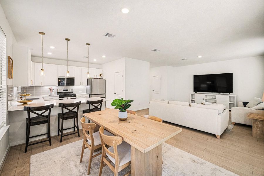 Furnished interior view inside a new home in , Tomball (Image 13).