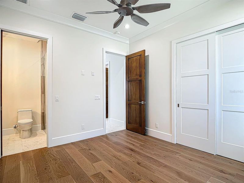 Spacious, unfurnished interior of a new home in , Fort Myers (Image 25).