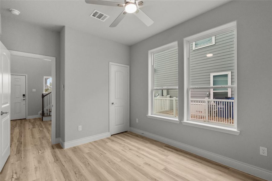 Spacious, unfurnished interior of a new home in , Texas City (Image 25). Spacious, unfurnished interior of a new home in , Texas City (Image 25).