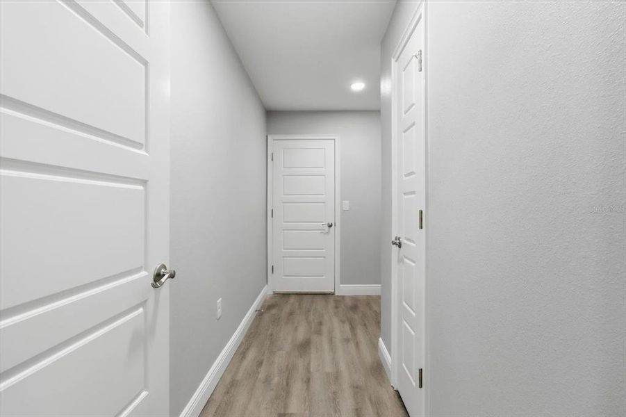 Spacious, unfurnished interior of a new home in , Dunnellon (Image 33).