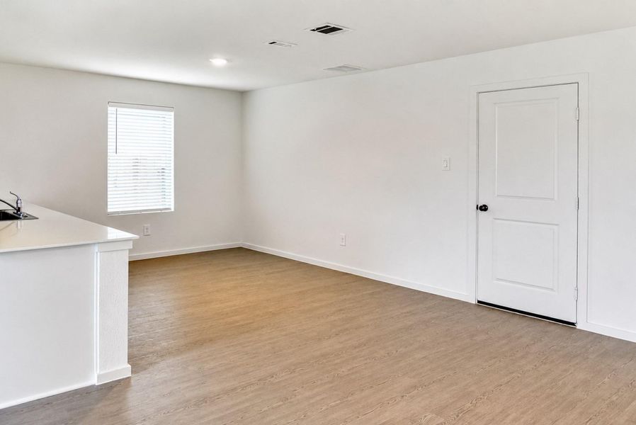 Spacious, unfurnished interior of a new home in Meadow Park, Conroe (Image 20). Spacious, unfurnished interior of a new home in Meadow Park, Conroe (Image 20).