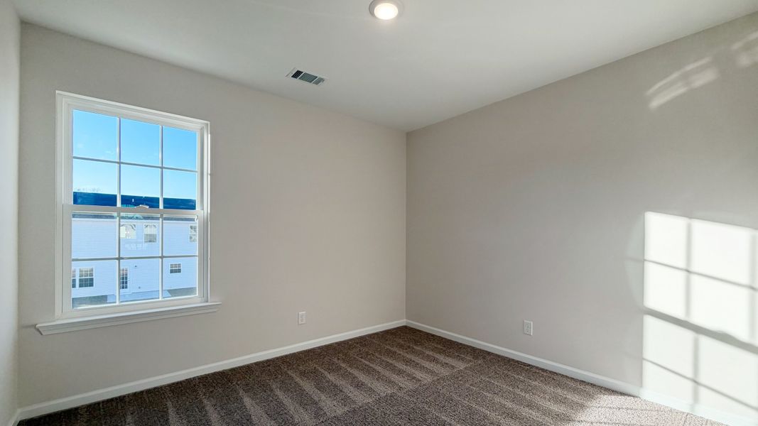 Spacious, unfurnished interior of a new home in Grand Reserve, Hinesville (Image 23).