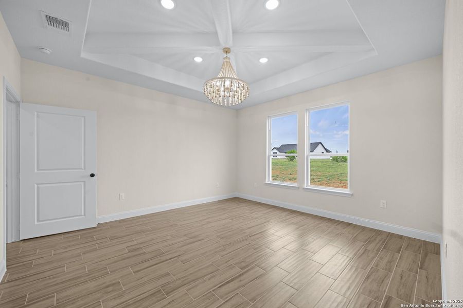 Spacious, unfurnished interior of a new home in , Floresville (Image 30).