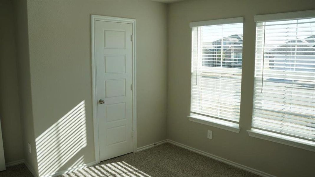 Spacious, unfurnished interior of a new home in Lonestar at Liberty Trails, Fort Worth (Image 17).