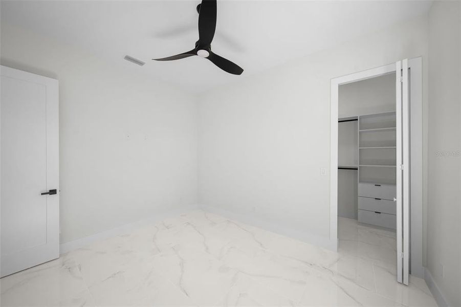 Spacious, unfurnished interior of a new home in , Punta Gorda (Image 24).