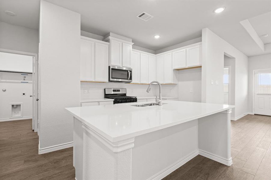 Furnished interior view inside a new home in Rocky Creek Crossing, Fort Worth (Image 6). Furnished interior view inside a new home in Rocky Creek Crossing, Fort Worth (Image 6).