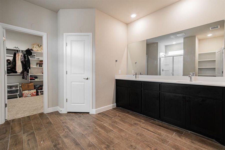 Furnished interior view inside a new home in Stonehill, Cedar Hill (Image 10).