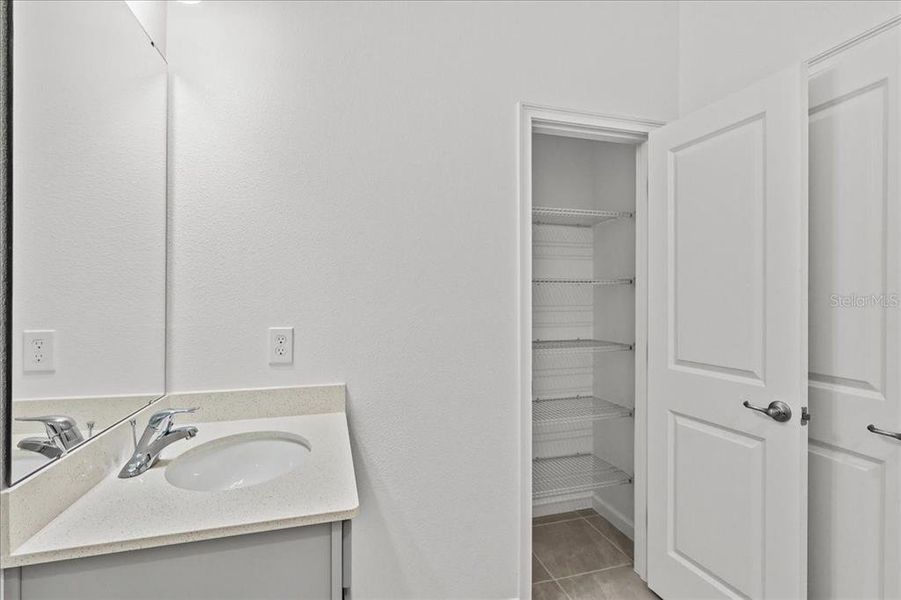 Furnished interior view inside a new home in , Orlando (Image 13).