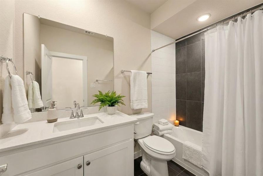 514 Sherwood bath 2 vs Hickory (3)