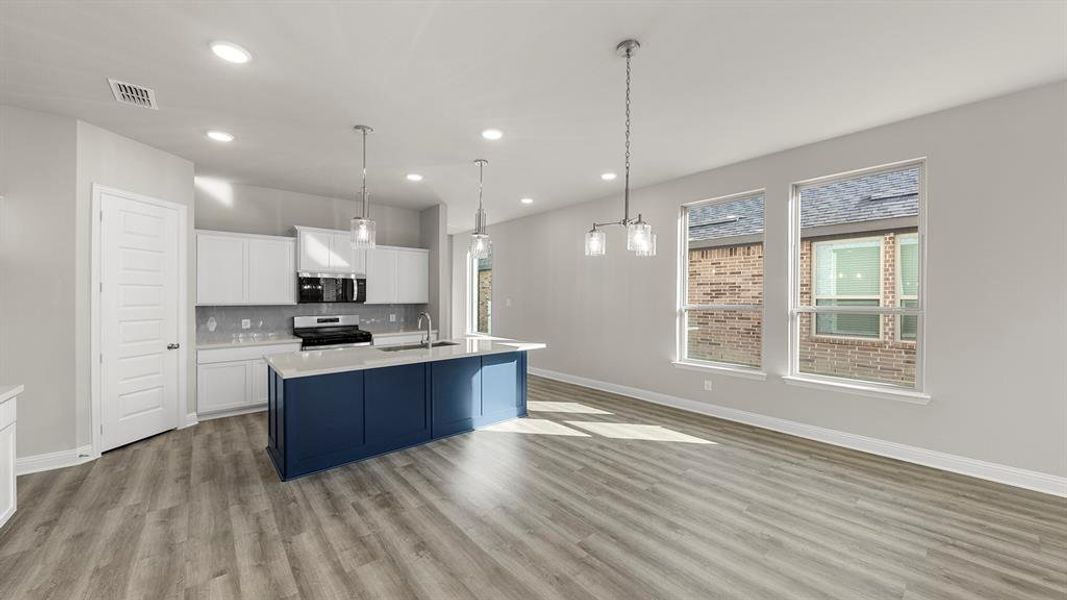 07. 469 Silent Pond - Dining 07. 469 Silent Pond - Dining