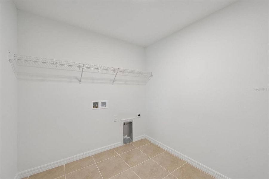 Spacious, unfurnished interior of a new home in Southpointe, Palmetto (Image 18). Spacious, unfurnished interior of a new home in Southpointe, Palmetto (Image 18).