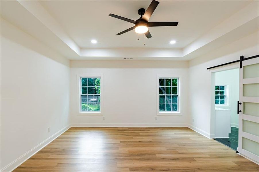 Spacious, unfurnished interior of a new home in , Stockbridge (Image 15).