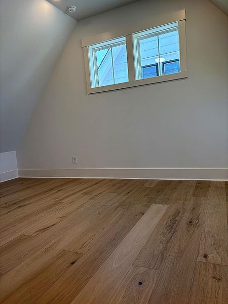 Spacious, unfurnished interior of a new home in Grants Court, Charleston (Image 6).