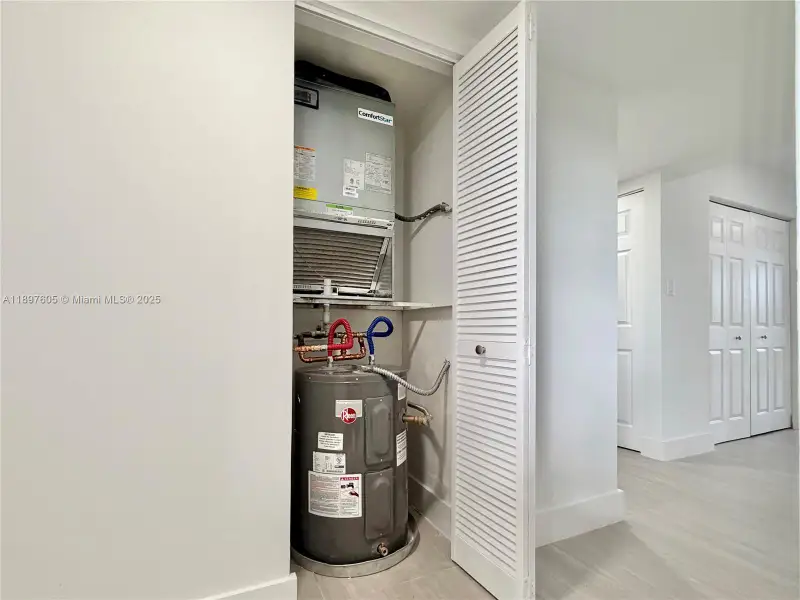 Furnished interior view inside a new home in , Lauderdale Lakes (Image 7).