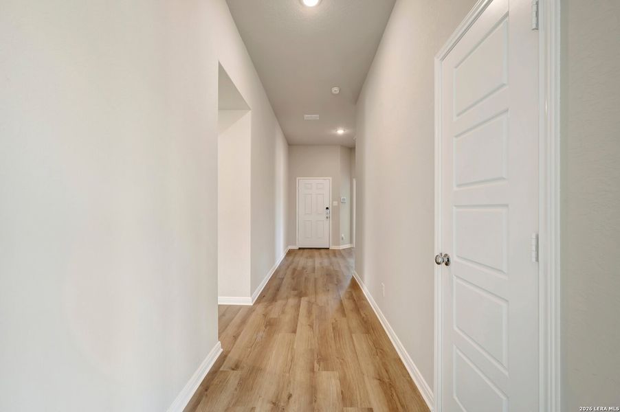 Spacious, unfurnished interior of a new home in Hickory Ridge Estates, Elmendorf (Image 40).