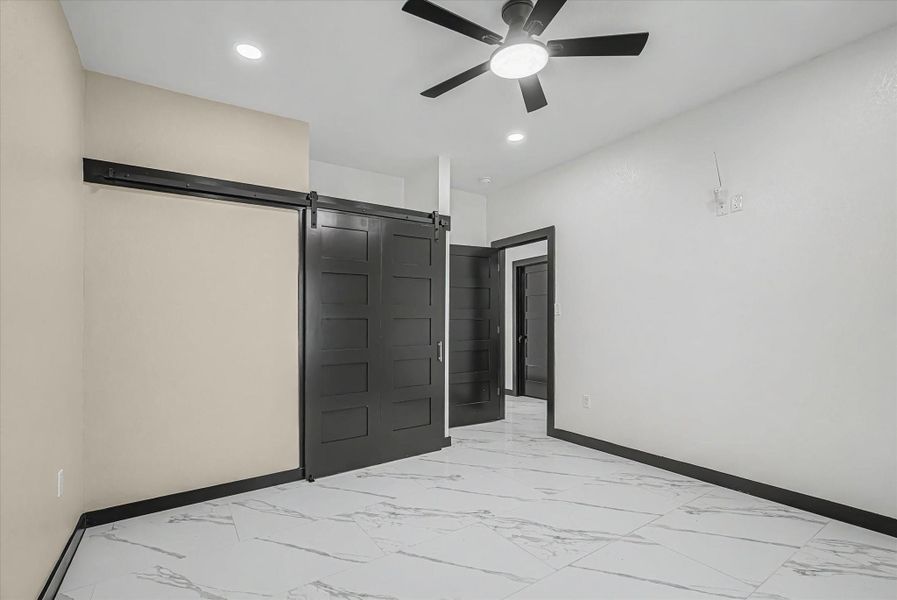 Spacious, unfurnished interior of a new home in , Houston (Image 24).