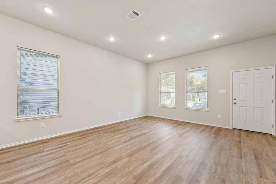 Spacious, unfurnished interior of a new home in , Willis (Image 23).