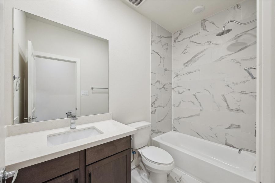Representative photo showing the community’s model home secondary bathroom. Layout and selections may vary.