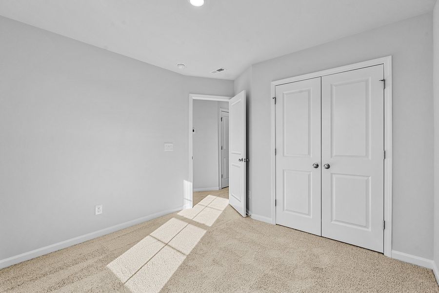 Spacious, unfurnished interior of a new home in Hanes Lake, Winston-Salem (Image 26).