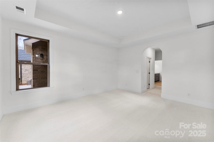 Spacious, unfurnished interior of a new home in The Courtyards on New Hope, Gastonia (Image 26).