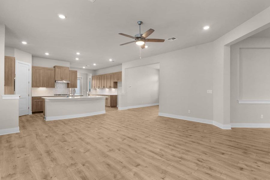 Spacious, unfurnished interior of a new home in Nolina, Georgetown (Image 9).