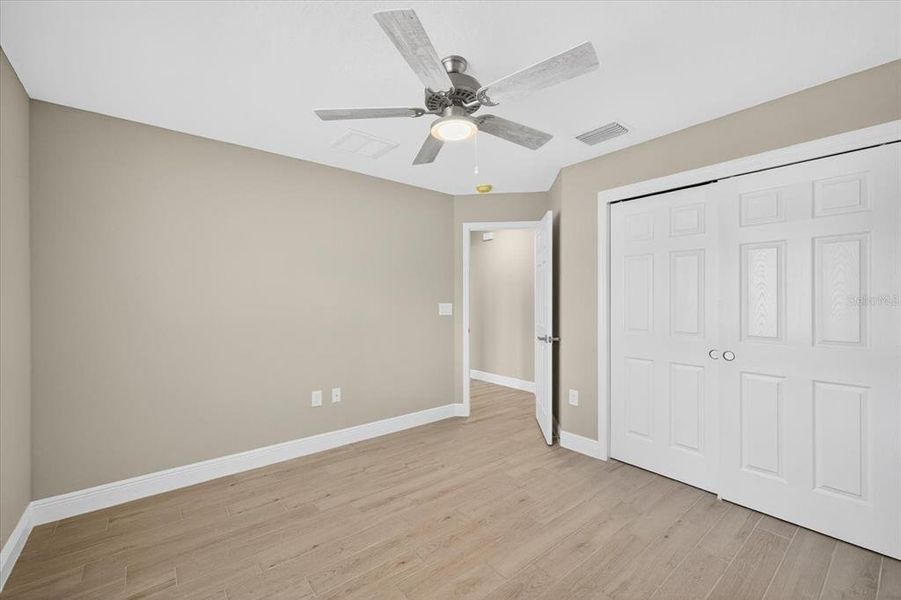 Spacious, unfurnished interior of a new home in , Weeki Wachee (Image 25).
