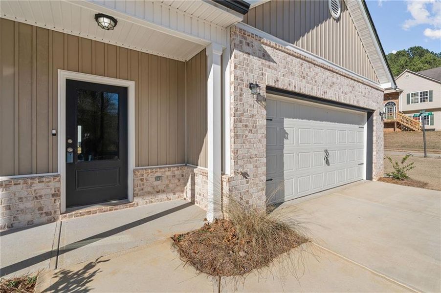 Exterior details and patio area of a home in , Temple (Image 3).