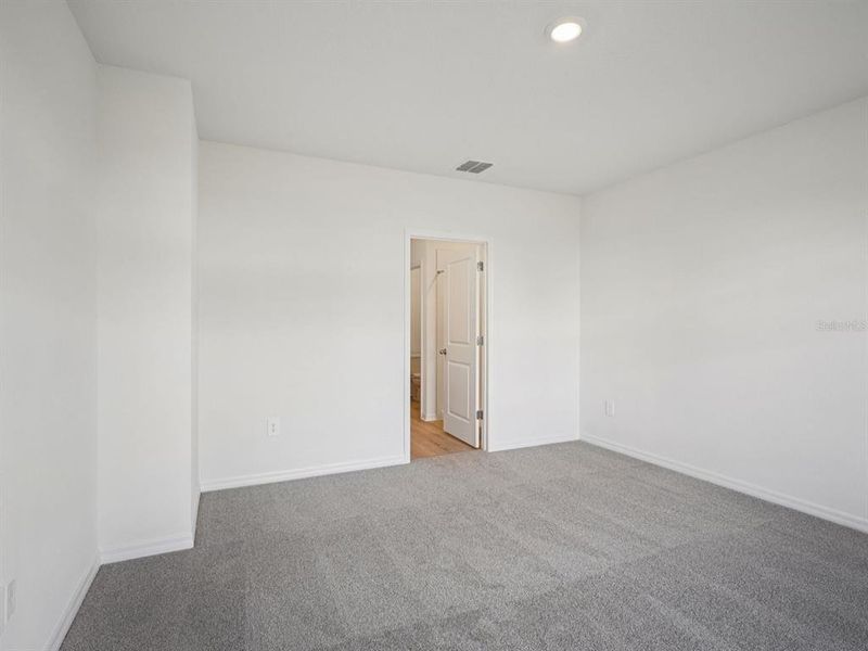 Spacious, unfurnished interior of a new home in Oakfield Trails - Premier Series, Parrish (Image 31).