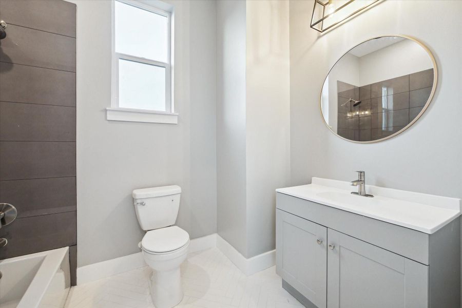 Secondary suite bath Secondary suite bath