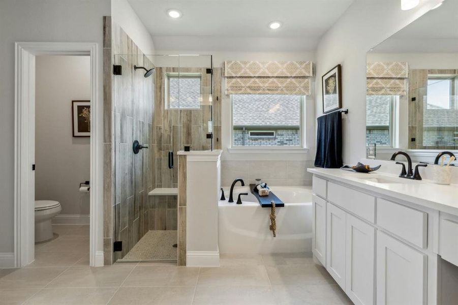 Furnished interior view inside a new home in Kentsdale Farms, DeSoto (Image 17).