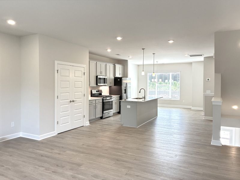 Spacious, unfurnished interior of a new home in Holly View, Greenville (Image 15).
