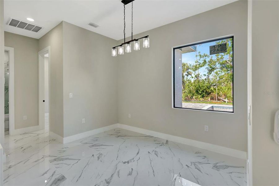 Spacious, unfurnished interior of a new home in , Rotonda West (Image 31).