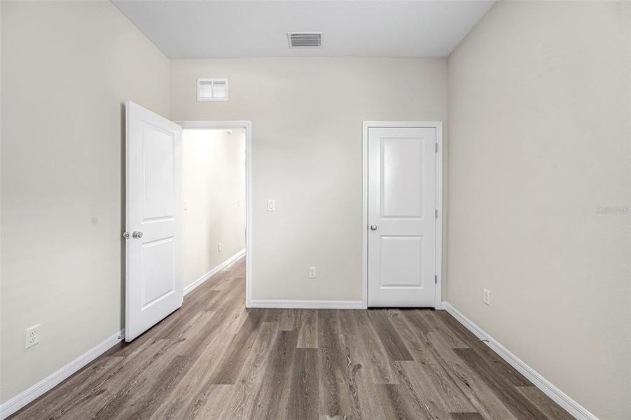 Spacious, unfurnished interior of a new home in , Weeki Wachee (Image 36).